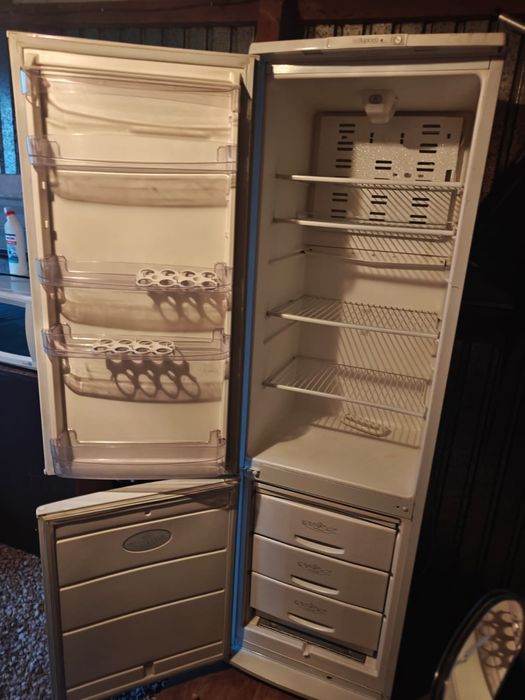 Продам холодильник