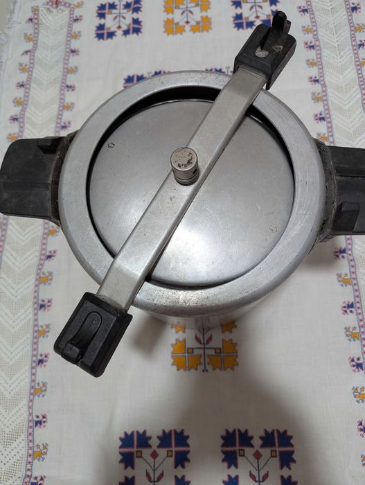 Oală sub presiune aluminiu masiv, vintage, extrem de rezistent