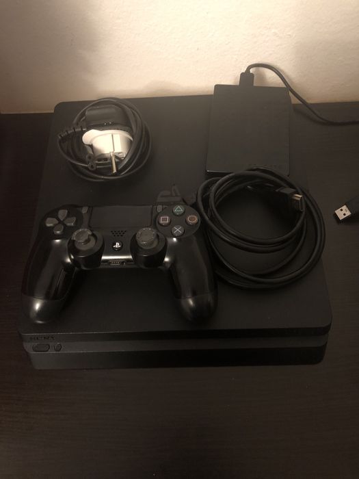 PS4 Nou Nout 1,5 TB (500 GB Consola + Stocare Externa de 1TB) Cu controller 30 de jocuri (Pe Consola) Jocurile In Descriere Cu Toate Cablurile