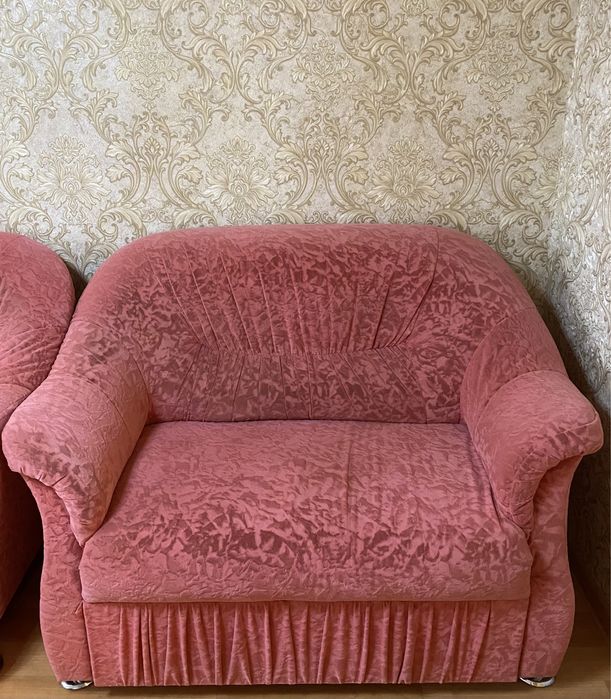 Продам Диван с креслом