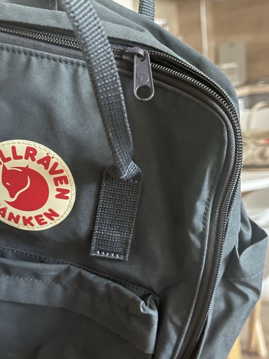 Оригинална раница Fjällräven Kånken Classic – Тъмносиня (Navy) / Отлично състояние