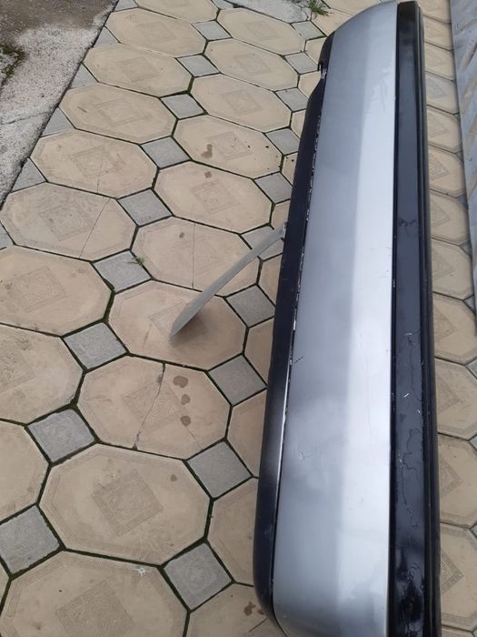 Продам задний бампер на мерседе w202.
