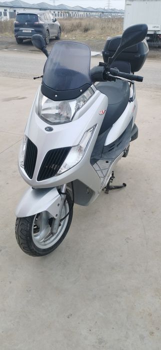 Vând kimco yager gt200i