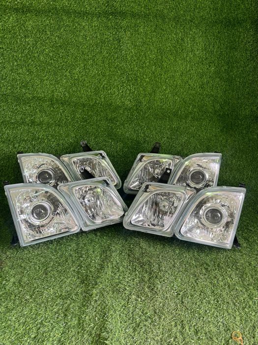 Фара на Lexus LX470