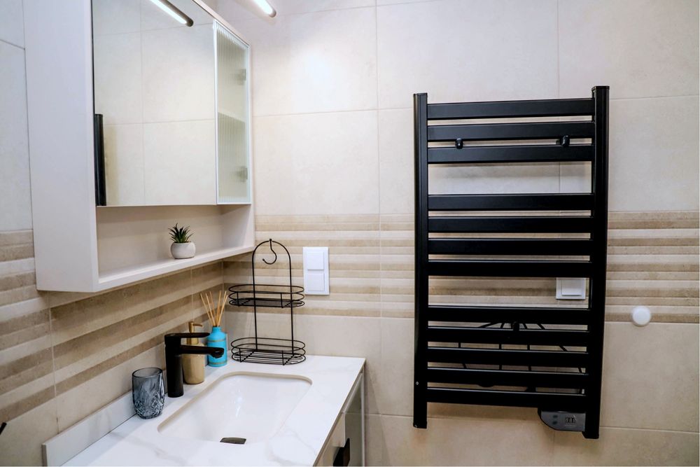 Дава се под наем Едностаен апартамент в Благоевград, Идеален център - 56 кв.м за 459 € - Снимка #2