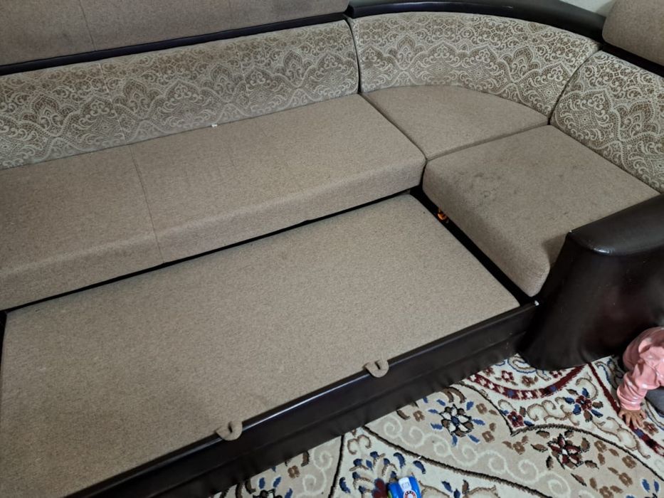 Срочно продам угловой диван