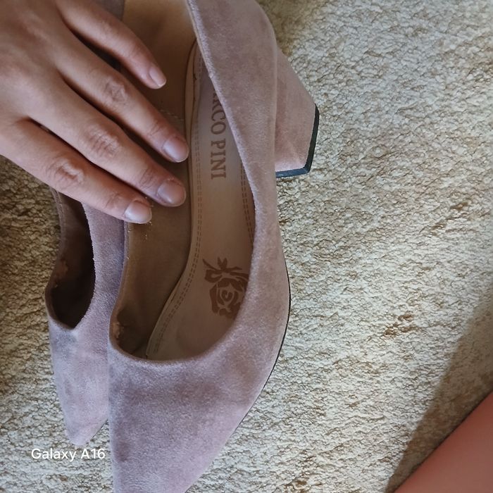 Jenski tufli sotiladi.