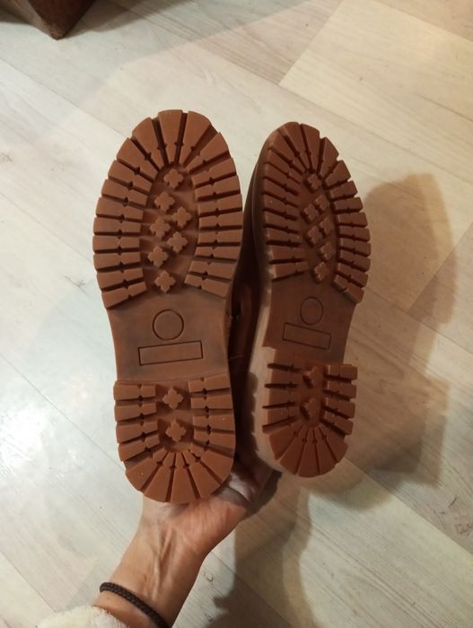 Ботинки кожанные,на цигейке