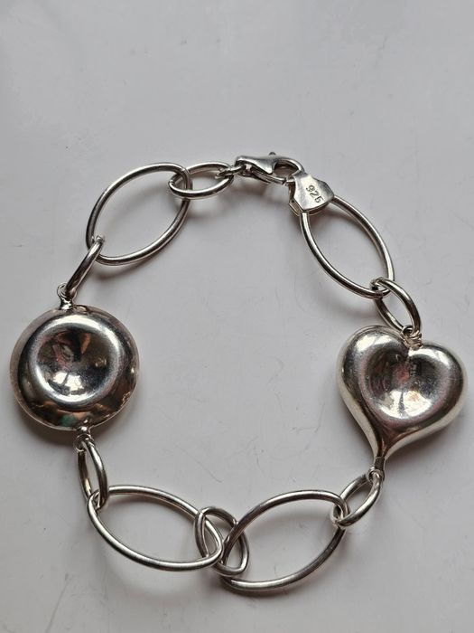 Красива сребърна гривна