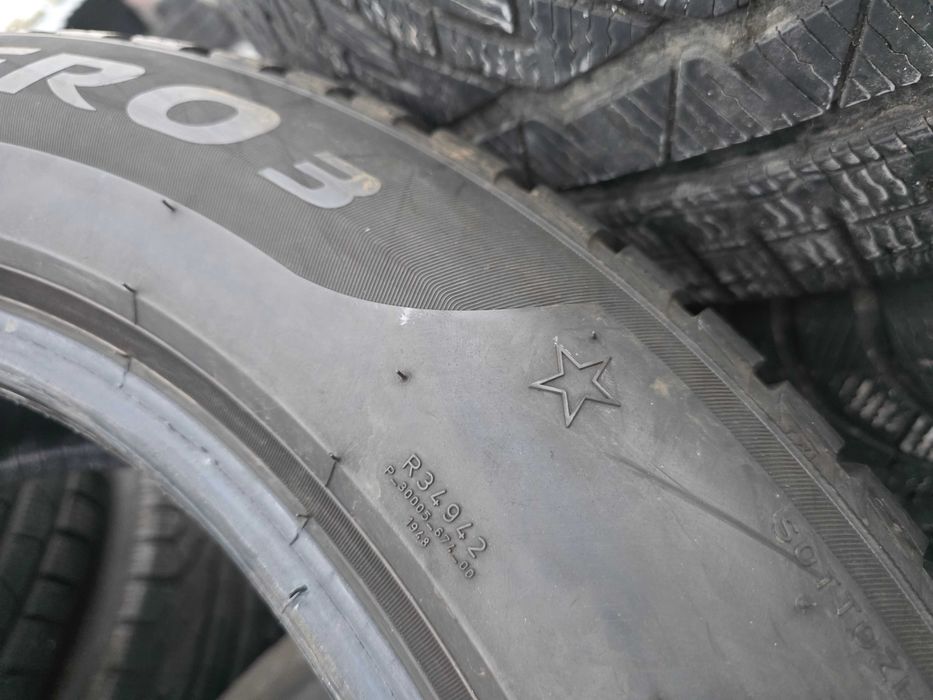 2бр Зимни гуми 225 60 18 - Pirelli - DOT 2024