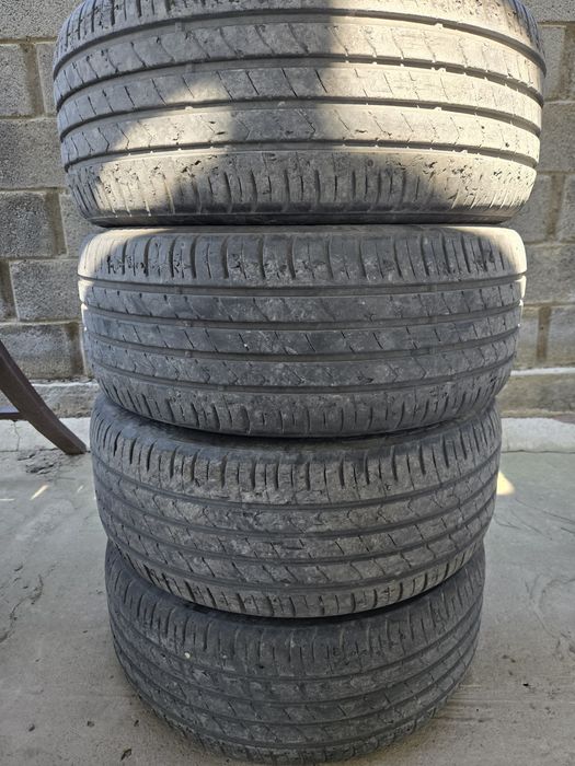 Продам шины Kumho 225/45/17