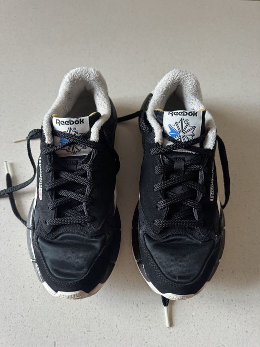 Кроссовки подростковые  reebok размер 37,5