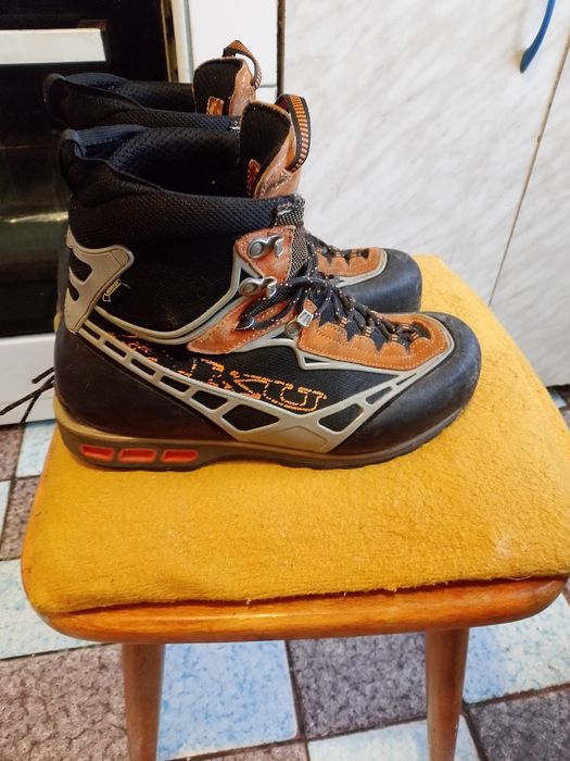 Bocanci aku numărul 43