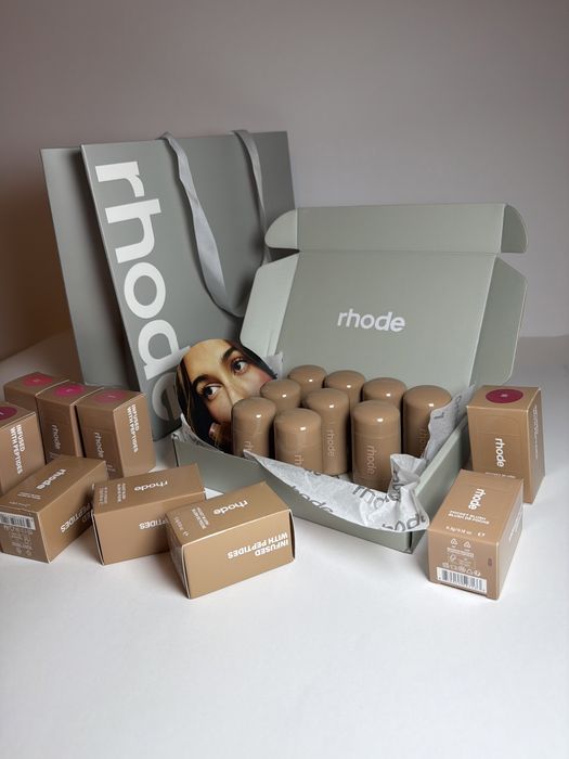 Rhode Pocket Blush оригинален кремообразен руж Cream Blush Blush Stick стик за бузи и устни грим makeup Hailey Bieber Хейли Бийбър 13 цвята