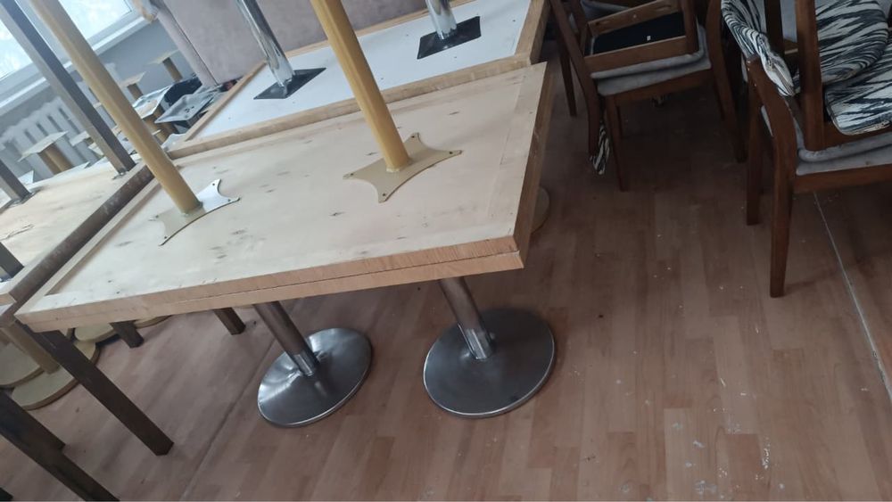 Столы и стулья продам