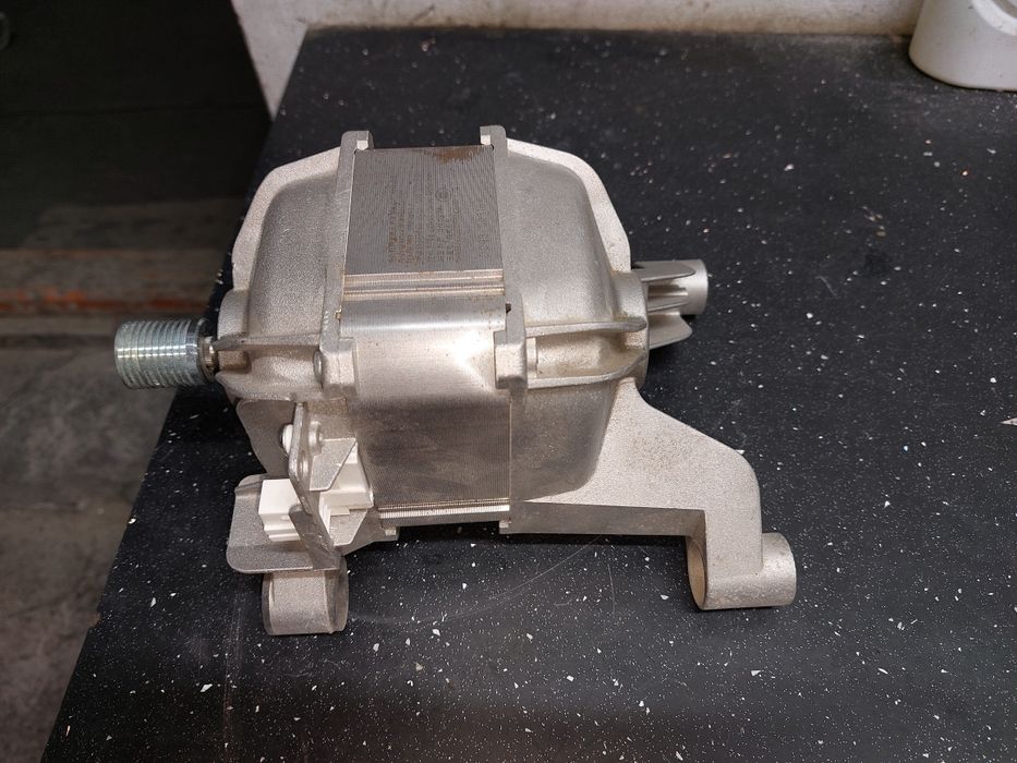 Продаётся мотор стиральной машины