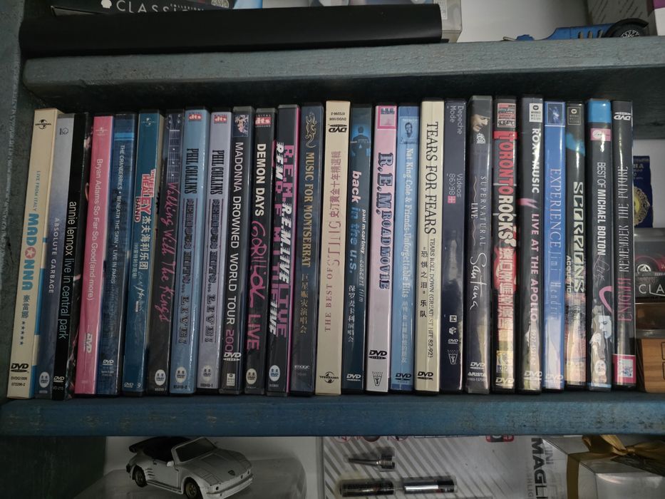 Colecție 103 DVD uri și 102  CD uri muzică diversă