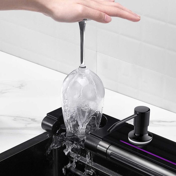 Модерна мултифункционална кухненска мивка с регулируем двоен водопад