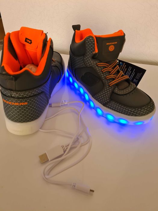 кроссовки Skechers  37р-р