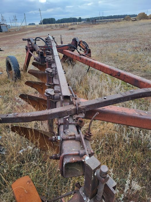 Продам трактор К700