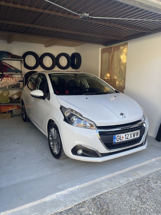 Vand Peugeot 208 ,1560 cmc/55kw/ numar locuri 5 ,1635kg . Masina perfecta ,pentru doamne si domnisoare ,perfecta pentru  incepatori !