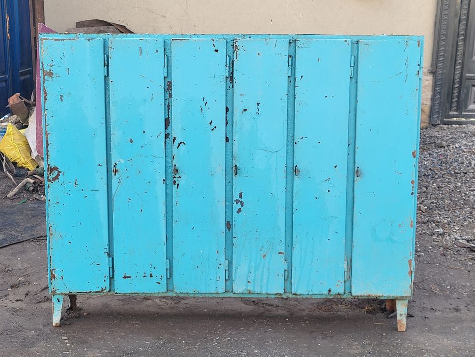 Шкаф сотилади хама жойи яхши