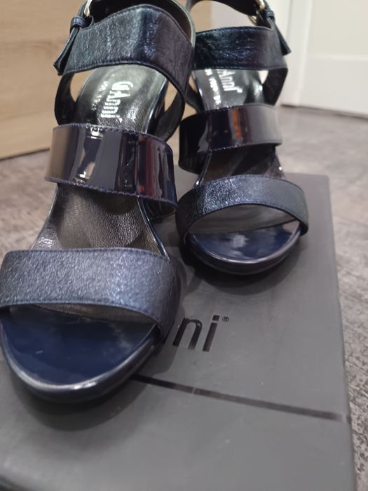 Нови сандали на GiAnni 36