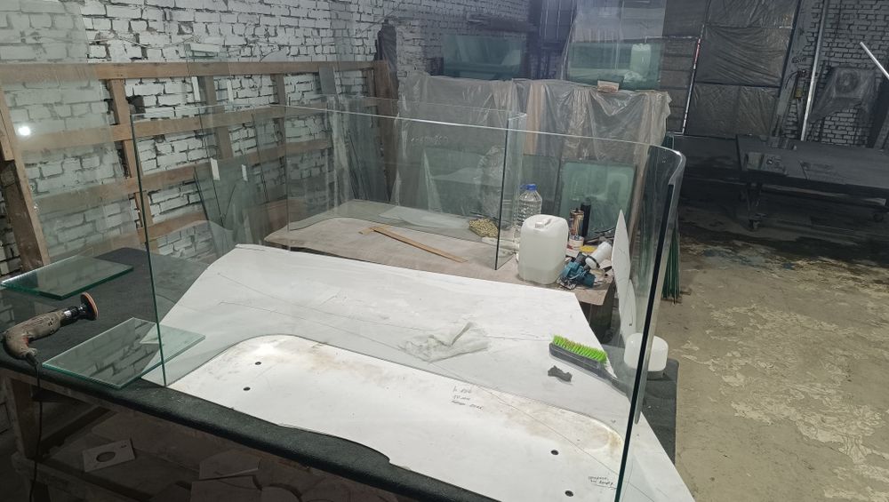 Продам стеклянный стол или аквариум