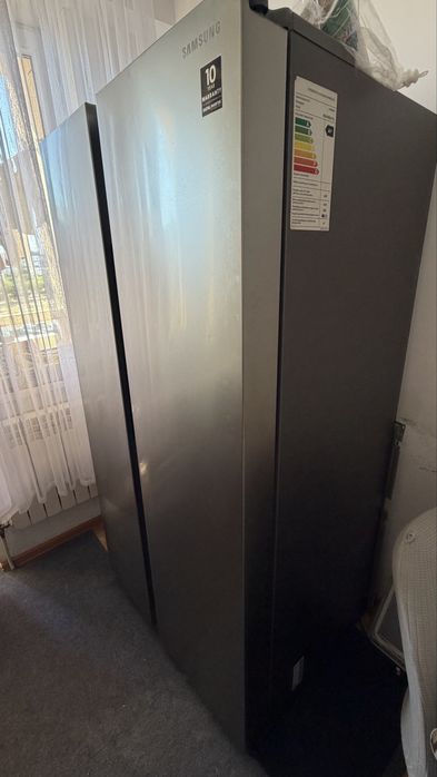 Срочно Продам двухкамерный Холодильник