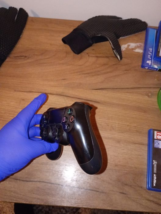 Vând console PS4