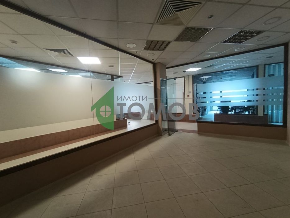 Офис за продажба в Център