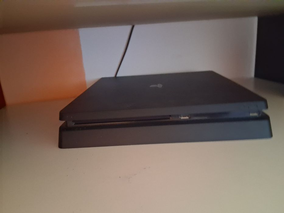 Vând ps 4 cu fifa 23