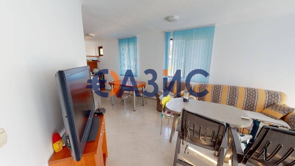 Продава се Тристаен апартамент в с. Кошарица, Област Бургас - 102 кв.м за 912 €/кв.м - Снимка #2
