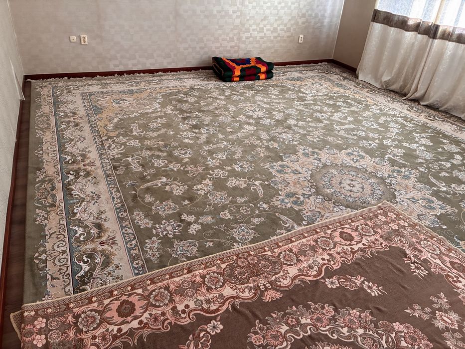 Ковер шерстянной большой