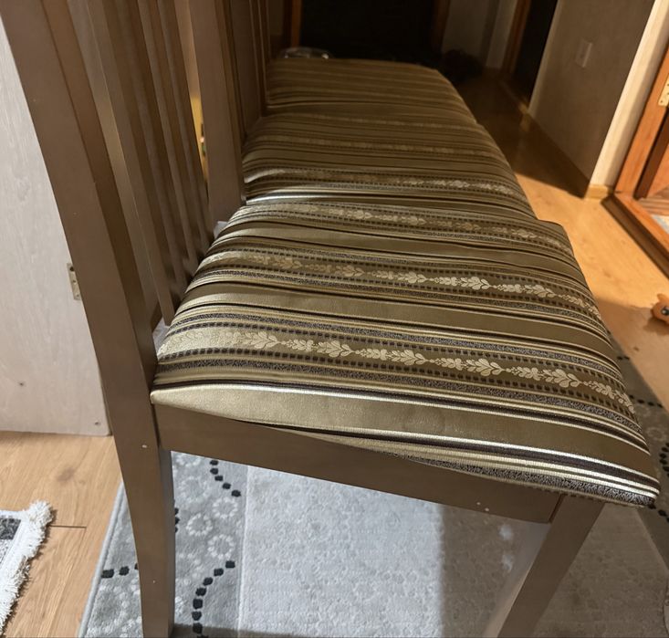 Продам 3 стула дерево.