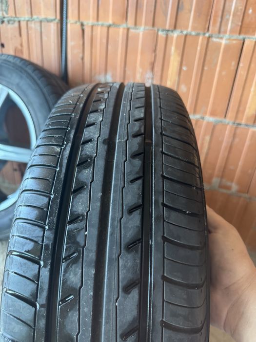 Set 4 jante aliaj Alutec 15" + anvelope vară Yokohama BluEarth 195/65 R15