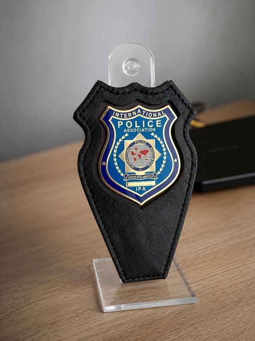 Suport parbriz pentru insigna i.p.a