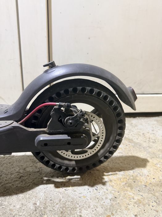 Trotinetă electrică Xiaomi Mijia M365 – Funcționare impecabilă