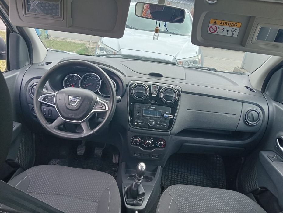 Vând Dacia logy 7 locuri !