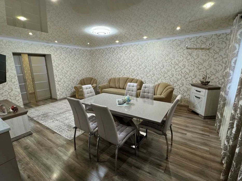 Дава се под наем Двустаен апартамент в София, Център - 56 кв.м за 382.5 € - Снимка #1