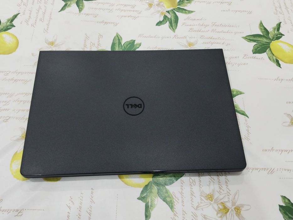 Ноутбук DELL в хорошем состоянии.