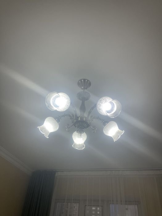 Продам люстру. Люстра в отличном состоянии.