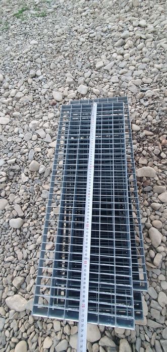 Trepte zincate 106x28cm