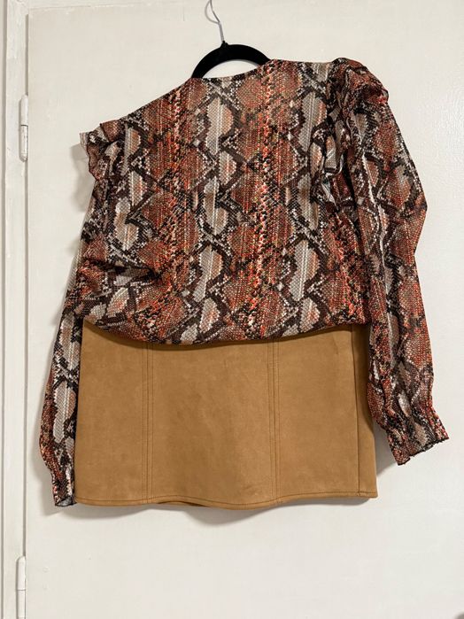 Дамски комплект риза и пола