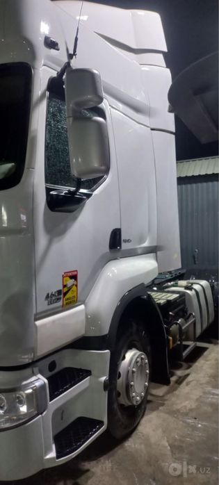 Тягач Renault  Premium  DXi460