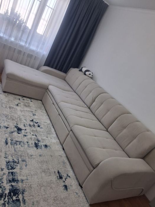 Диван угловой.