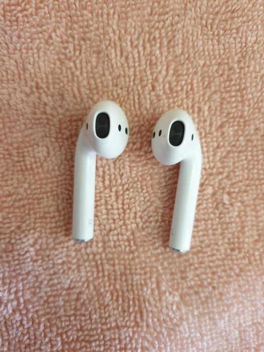 Продам оригинальные наушники Airpods 2.1