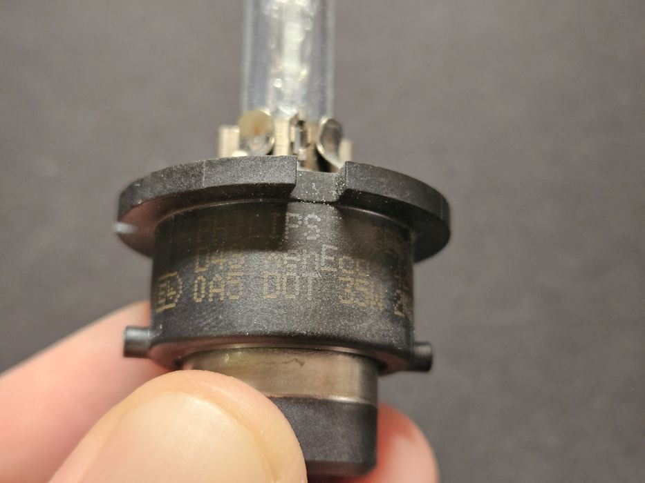 Ксенонови крушки Philips D4S 35w