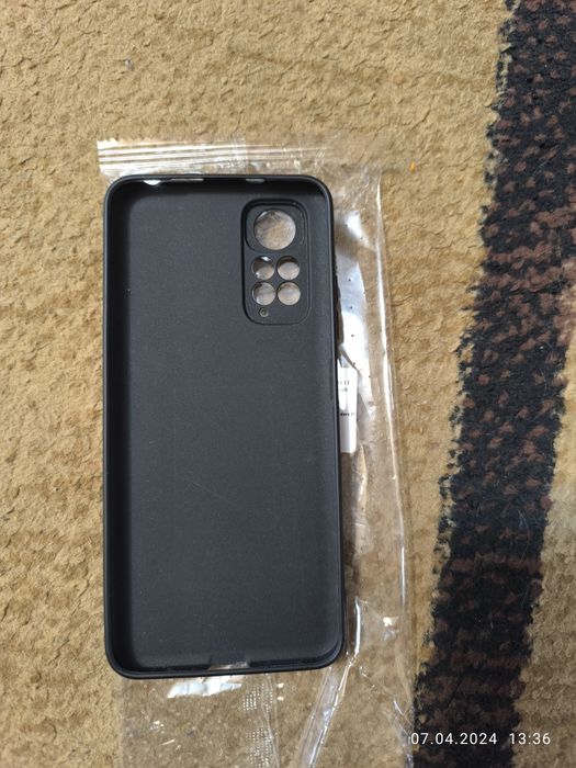 Чехол на телефон