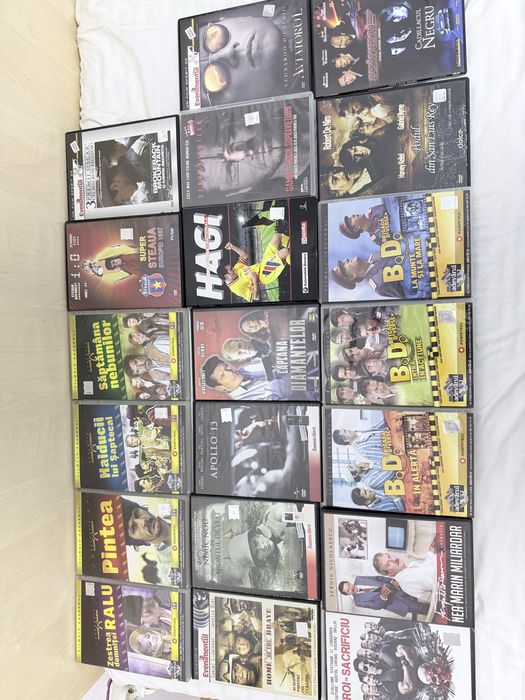 Vand DVD-uri noi